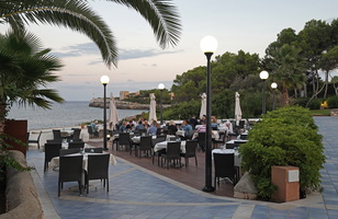 03 Malle 05226c Restaurant