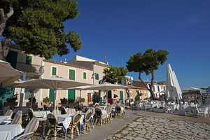 04 Malle 05414c Restaurants