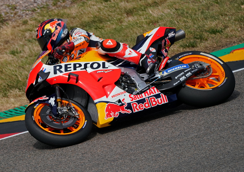 Moto_GP_03638c_Bradl.jpg