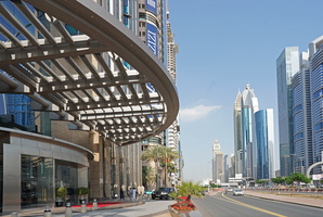 0830 91 08449c Shangri La Eingang