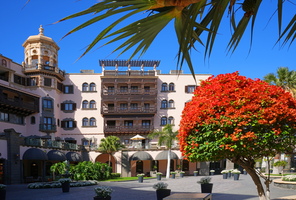 07 2485b Hotel